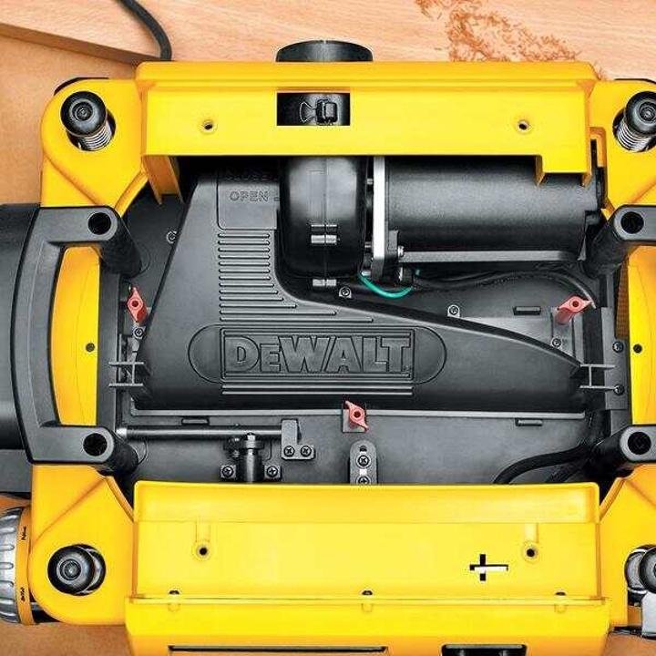 DeWALT DW735 13∩∩ Three Knife Two-Speed Thickness Planer - Image 5